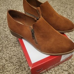 American Eagle size 8